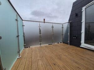 Frosted glass screening panels with stainless steel fixings in Tooting